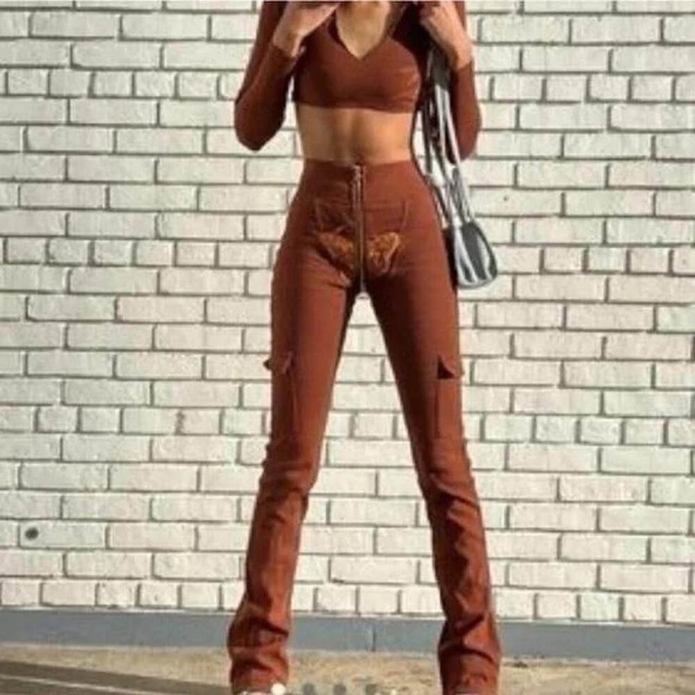 Tordrobes Women’s Large Signature U-Zip Brown Ribbed Cargo Flair Pants